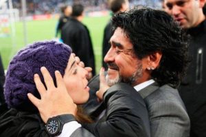 "Detalles muy privados": Dalma Maradona asegura que se comunica con Diego gracias a una médium