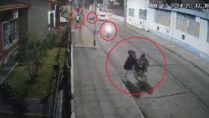 Video: así escapaban el nene de 10 años que murió y su mamá del tiroteo entre un policía y motochorros