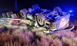 Tragedia en Mendoza: un camionero murió tras volcar en un accidente vial