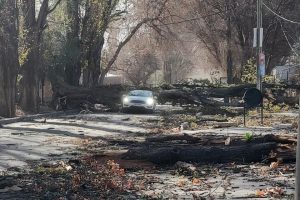 Por el Zonda suspenden las clases en 12 departamentos de Mendoza: turno vespertino y noche