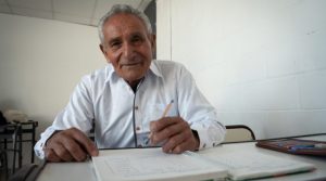 Es mendocino, tiene 81 años y sigue apostando a la educación para transformar su vida