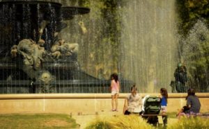 Pronóstico del tiempo:  El viento Zonda hace subir el termómetro con altas temperaturas en Mendoza