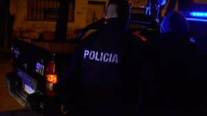 Hallaron en una calle de Godoy Cruz a una mujer con una pierna amputada y desnuda: investigan qué le pasó