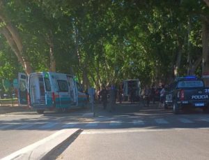 Trágico accidente en el Parque General San Martín: Un fallecido y 17 heridos tras el choque de un colectivo