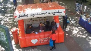 Campaña solidaria de la Fundación De Todo Corazón: recolectan juguetes y calzado para niños mendocinos