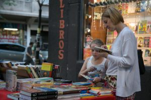 Llega la Noche de las Librerías: cuáles estarán abiertas hasta la medianoche y qué descuentos ofrecen