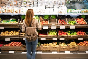 Aseguran que repuntaron levemente las ventas, pero consumidores no dicen lo mismo