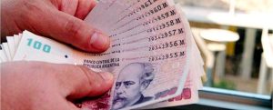 El dinero en efectivo pierde terreno en Argentina: tres de cuatro compras se pagan con billetras virtuales