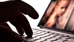 Condenaron a un hombre por tenencia y distribución de pornografía infantil: polémica por la baja condena